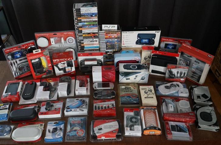 Lot van 3 Sony PSP + 60 games + 29 films, Games en Spelcomputers, Spelcomputers | Sony PSP, Gebruikt, PSP, Zwart, Met games, Met UMD-films