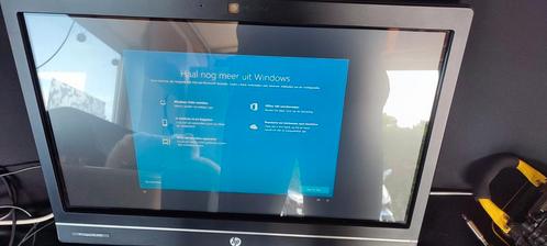 PC tout-en-un à grand écran en bon état (pas de pieds), Informatique & Logiciels, Ordinateurs de bureau, Comme neuf, Enlèvement ou Envoi