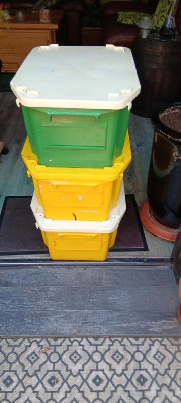 3 zeer sterke stapelboxen voor bv. garage  kelder of tuinhui