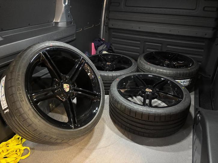 Porsche Taycan ORIGINELE 21 Mission E zwart met zomerbanden, Auto-onderdelen, Banden en Velgen, Banden en Velgen, Zomerbanden