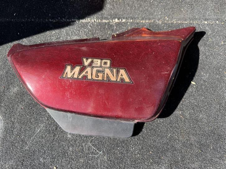 Gebruikt Zijkapje - Honda Magna VF 500 (Rechterzijde), Motoren, Onderdelen | Honda