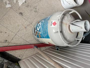 Gasfles met brander beschikbaar voor biedingen