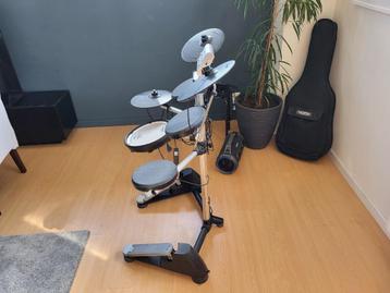 Roland HD 1 beginner drumkit beschikbaar voor biedingen