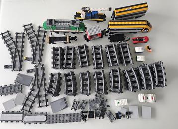 LOT met 2 Lego treinen en treinsporen beschikbaar voor biedingen