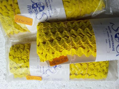 14 mm felgeel zigzag serpentijnlint van 100% viscose GS1475, Hobby en Vrije tijd, Naaien en Fournituren, Nieuw