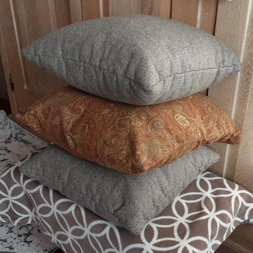 Mooie dikke sierkussens, 2€/st, 5€ alledrie, Perfecte staat, Huis en Inrichting, Woonaccessoires | Kussens, Zo goed als nieuw