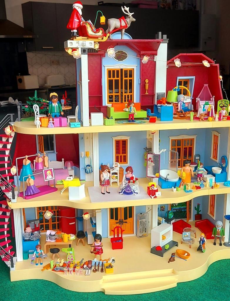 ② Playmobil maison traditionnelle dollhouse — Jouets