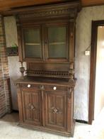 Hoge antieke kast met hand houtsnijwerk, Antiek en Kunst, Ophalen
