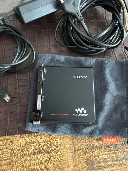 Walkman sony MiniDisc MZ-RH1 en parfait état, TV, Hi-fi & Vidéo, Walkman, Discman & Lecteurs de MiniDisc, Lecteur MiniDisc, Enlèvement ou Envoi