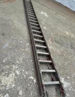 Ladder hout +- 9 metre, Doe-het-zelf en Bouw, Ladders en Trappen, Ophalen of Verzenden, Zo goed als nieuw, Ladder