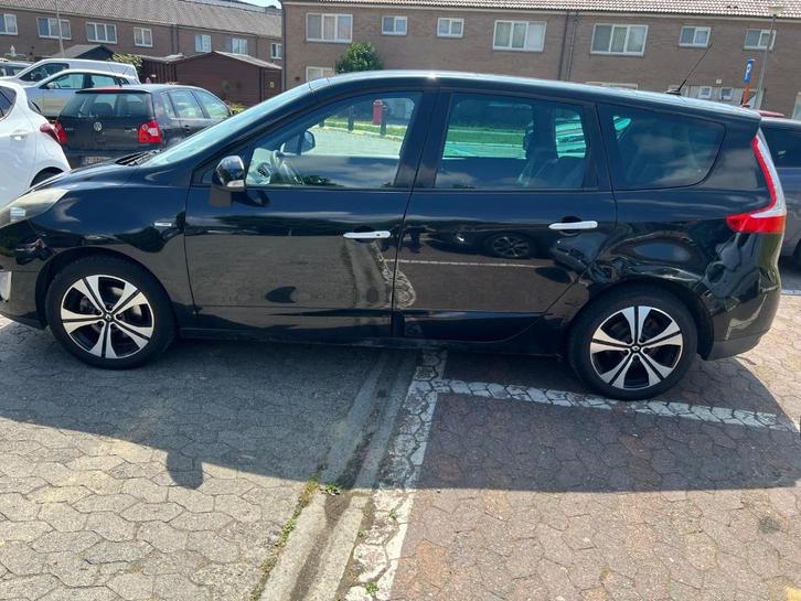 Renault Grand Scenic met 7 plaatsen en full options, Auto's, Renault, Particulier, Grand Scenic, ABS, Achteruitrijcamera, Airbags