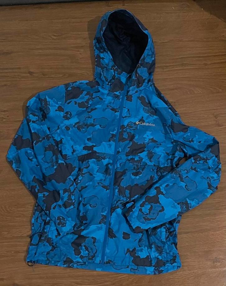 Veste Columbia camouflage bleu à capuche taille M, Caravanes & Camping, Vêtements de pluie, Neuf, Imperméable, Heren, Enlèvement