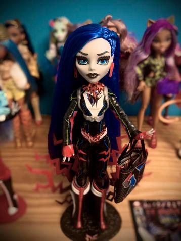 Ghoulia Yelps Deadfast monster high 2024 COMIC CON SDCC pop, Verzamelen, Poppen, Ophalen, Zo goed als nieuw, Pop