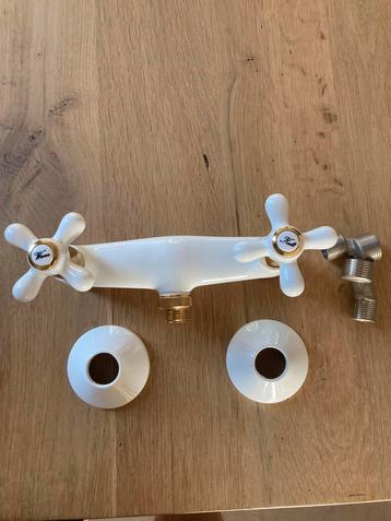Retro douchekraan beschikbaar voor biedingen