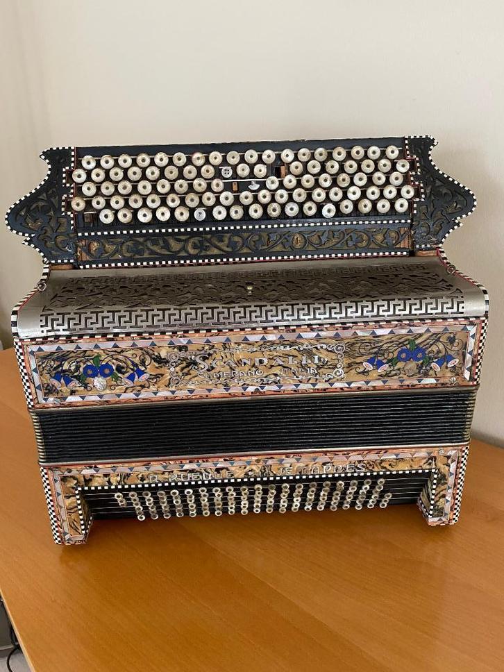 Accordéon Scandalli Camerano Italia, Musique & Instruments, Accordéons, Utilisé, Accordéon à boutons, Scandalli, Enlèvement ou Envoi