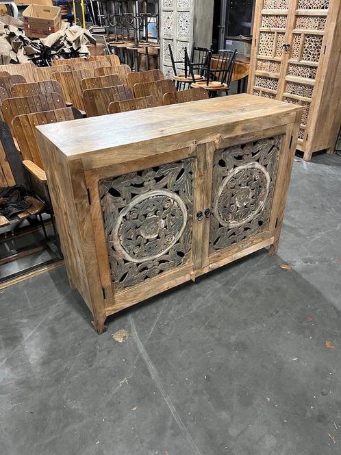 Unieke Houtsnijwerk Dressoir handgesneden uit India, Huis en Inrichting, Kasten | Wandmeubels, Nieuw, Minder dan 100 cm, Minder dan 150 cm