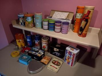 Lot de 23 boîtes métalliques publicitaires décorées  beschikbaar voor biedingen