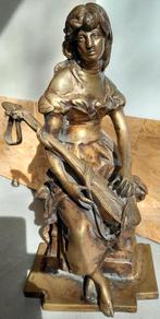 Dame met snaarinstrument,oud brons., Antiek en Kunst, Kunst | Beelden en Houtsnijwerken, Ophalen of Verzenden