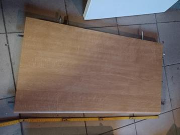 Mooie houten werkbladen en tafelbladen in goede staat beschikbaar voor biedingen