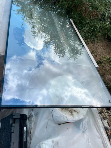 Compleet PVC raam B1980mm x H1060mm beschikbaar voor biedingen