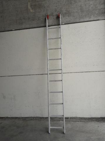Enkele ladder 10 treden beschikbaar voor biedingen