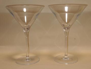 Cocktailglas of martiniglas 18 x 13 cm beschikbaar voor biedingen