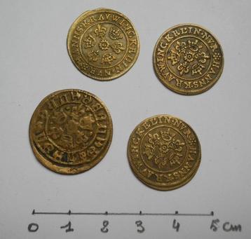 Lot de 4 jetons anciens beschikbaar voor biedingen