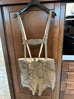 Tirolerbroek, Ophalen, Zo goed als nieuw