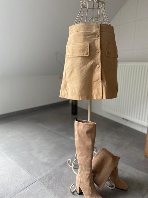 Jupe cuir neuve mango Taille S, Vêtements | Femmes, Jupes, Neuf, Taille 36 (S), Beige, Au-dessus du genou, Enlèvement