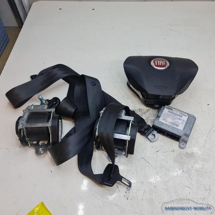 Airbagset Fiat Fiorino airbag set gordels gordel module PA70, Auto-onderdelen, Overige Auto-onderdelen, Fiat, Gebruikt