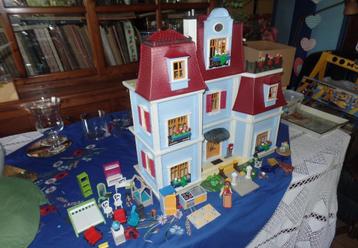 ++ Playmobil Groot herenhuis, 70205 met inrichting beschikbaar voor biedingen
