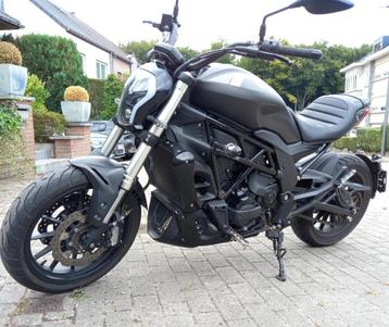 benelli 502c ABS état neuf beschikbaar voor biedingen