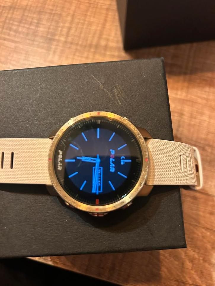 Polar Grit X Pro, Bijoux, Sacs & Beauté, Montres de sport, Comme neuf, Android, Noir, GPS, Étanche, Enlèvement