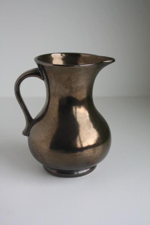Bronskleurig kannetje – Prinknash Abbey Pottery, Antiquités & Art, Curiosités & Brocante, Enlèvement ou Envoi