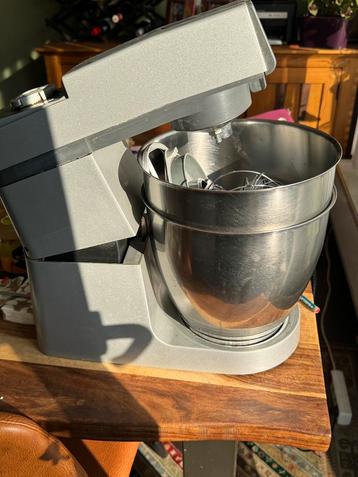 keukenrobot/ keukenmachine Inclusief blender, beschikbaar voor biedingen