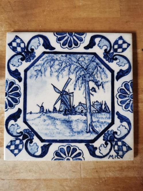 Tegel 15x15 cm in Delfts blauw, handgeschilderd., Antiquités & Art, Curiosités & Brocante, Enlèvement ou Envoi