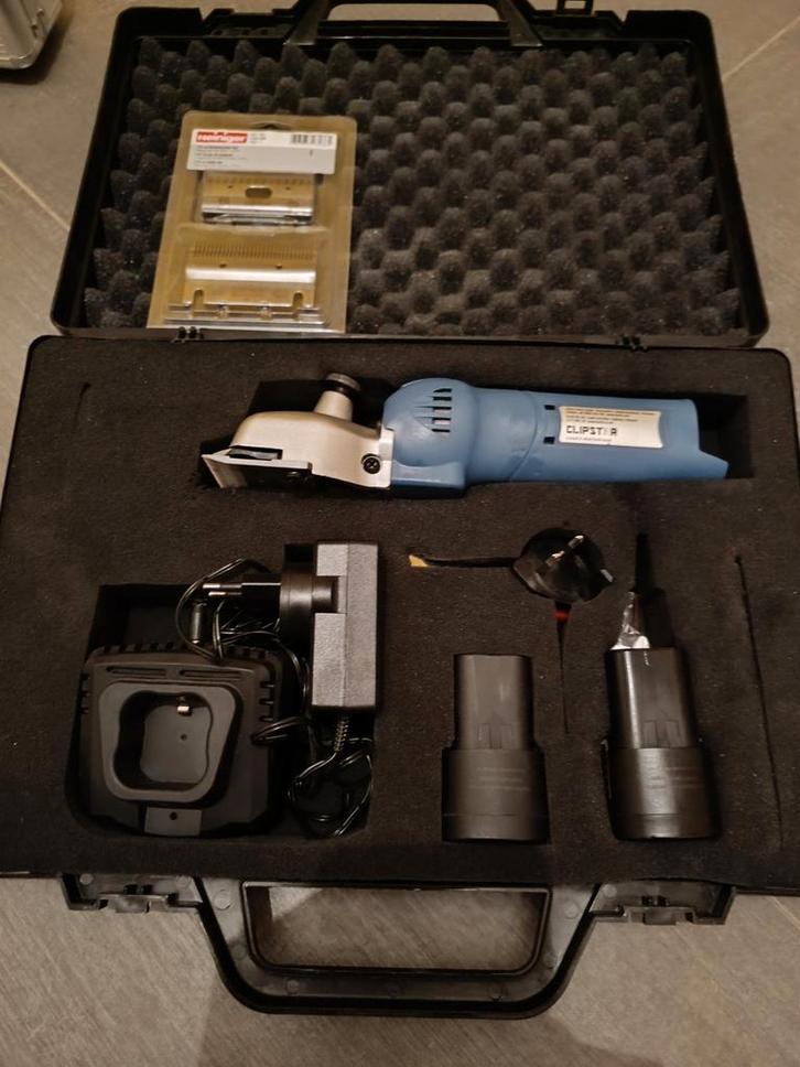 Scheermachine KERBL FarmClipper Accu 2  31/15. + Nieuwe mess, Dieren en Toebehoren, Paarden en Pony's | Verzorgingsproducten, Zo goed als nieuw