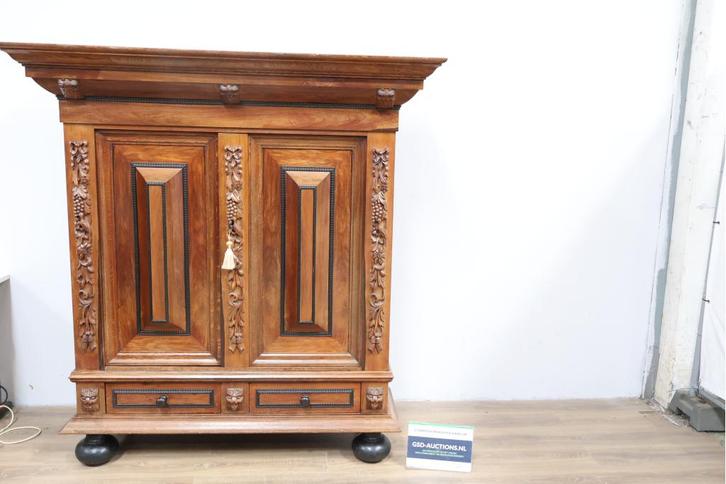 Antiek Gegrafeerde Walnoothouten Kussenkast, Antiek en Kunst, Antiek | Meubels | Kasten