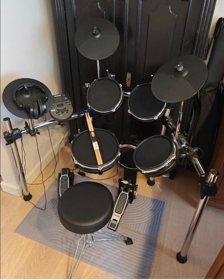 Elektrisch drumstel - Alesis Surge Mesh Kit, Muziek en Instrumenten, Drumstellen en Slagwerk, Zo goed als nieuw, Overige merken