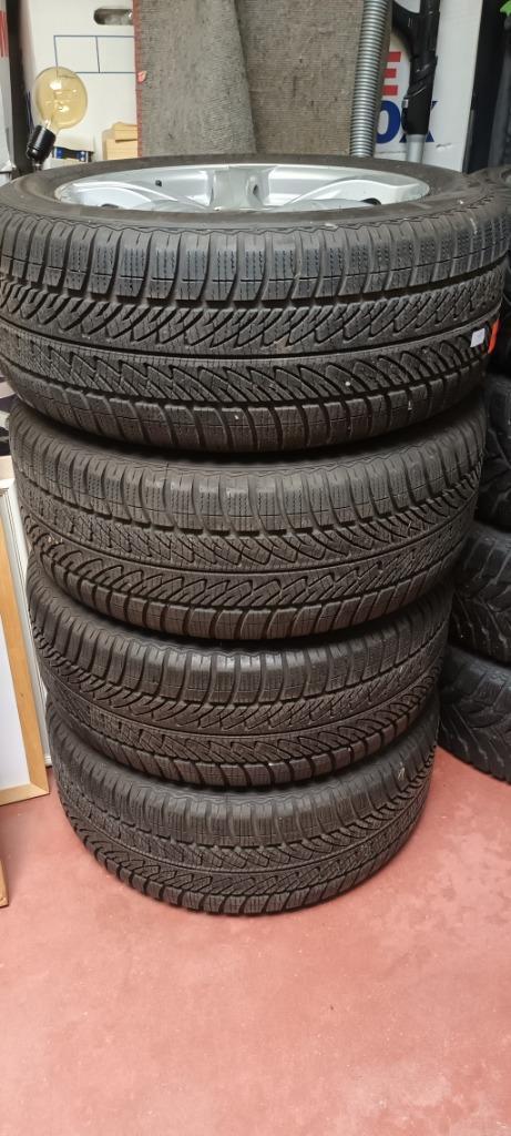 4x winterbanden Goodyear Ultragrip 8 met velgen 225/55 R17, Auto-onderdelen, Banden en Velgen, Velg(en), Winterbanden, 17 inch