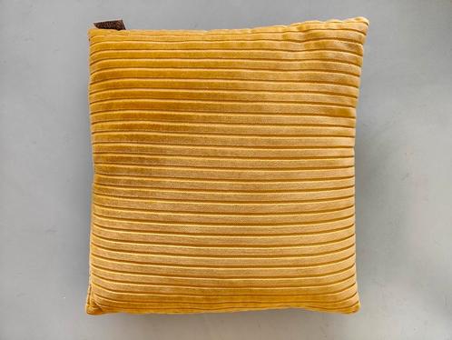 Dutch Bone Kussen Woonaccessoires sierkussen VT Wonen, Huis en Inrichting, Woonaccessoires | Kussens, Zo goed als nieuw, Ophalen of Verzenden