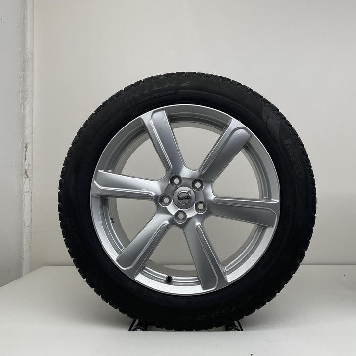 Volvo 19 inch velgen + winterbanden XC90 2015-, Auto-onderdelen, Banden en Velgen, Banden en Velgen, Winterbanden, 19 inch, 235 mm