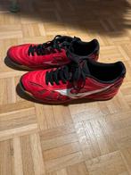 Mizuno zaalvoetbalschoenen maat 43 rood, Sport en Fitness, Voetbal, Ophalen of Verzenden, Zo goed als nieuw, Schoenen