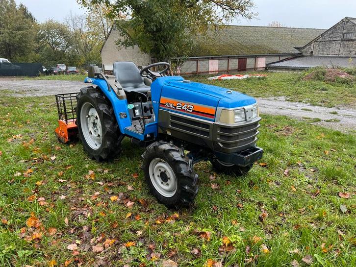 Tracteur ISEKI 243, Zakelijke goederen, Landbouw | Tractoren, Ophalen of Verzenden