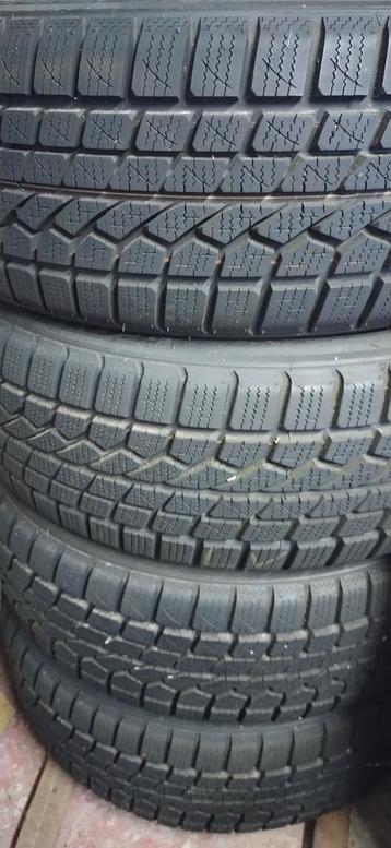 Winterbanden Toyo. 205/45 R17.  88H. tubeless. M + S.  beschikbaar voor biedingen
