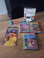 Set van 'Sesamstraat' met 3 DVD's, 1 CD + 2 figuurtjes, Cd's en Dvd's, Alle leeftijden, Ophalen of Verzenden, Zo goed als nieuw