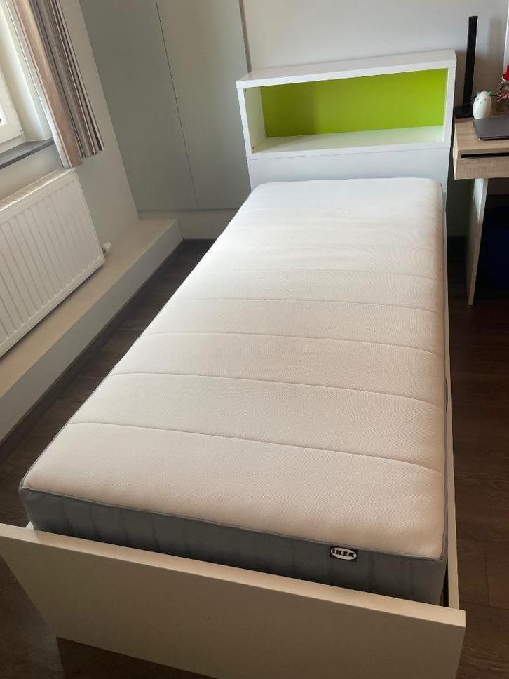 IKEA Eenpersoonsbed met Matras, Nachtkastje en Opberglades, Huis en Inrichting, Slaapkamer | Bedden, Zo goed als nieuw, Eenpersoons