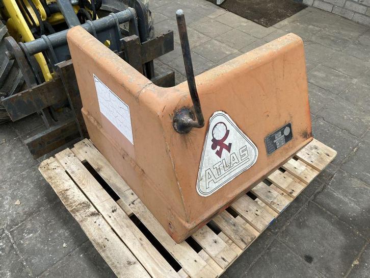 Atlas 1500 - 1302 Vorne Rechts voor kap haube, Zakelijke goederen, Machines en Bouw | Onderdelen