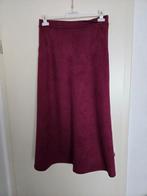 Jupe bordeau, Vêtements | Femmes, Jupes, Enlèvement