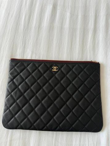 Chanel Quilted Caviar Leather Pouch beschikbaar voor biedingen